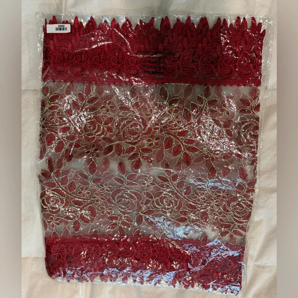 Home Interiors Red and Cream Floral Table Runner